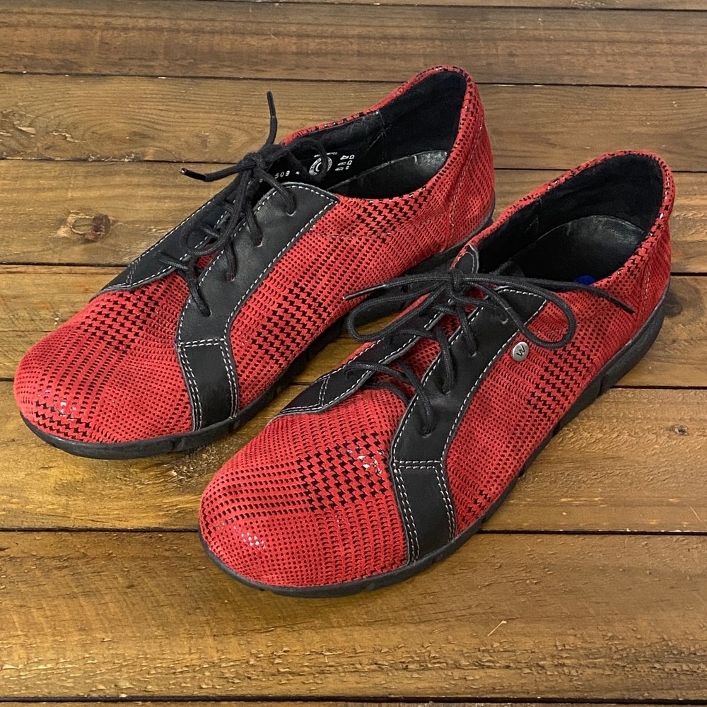 NWOB Wolky Red Black Textured Leather Lace Up Sneakers Walking Shoes Womens 43